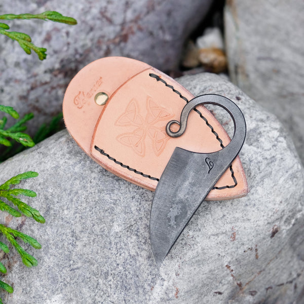 https://toferner.shop/cdn/shop/files/CelticPocketknifeonaBelt_600x600.jpg?v=1691068994